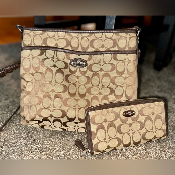 Coach Handbags - Vintage Coach Purse and Wallet